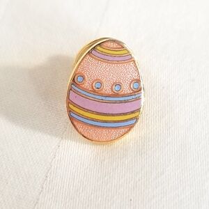 Gold Easter Egg 1986 Lapel Pin